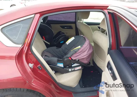 2015 Nissan Altima 2.5 S из США, поврежденный, VIN 1N4AL3AP8FC228091